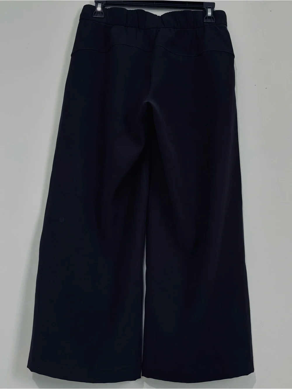 Lululemon on the fly 7/8 wide leg pull on cropped black slouchy activewear pants